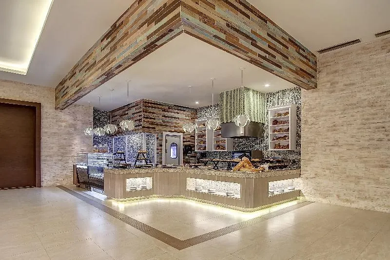 Royalton Negril, An Autograph Collection All-Inclusive Resort 5*, Νεγκρίλ